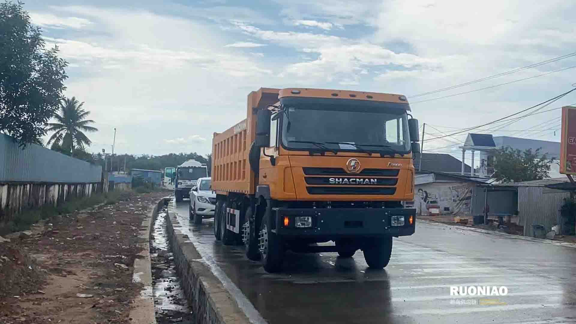 SHACMAN F3000 8×4 Camión Volquete 🇬🇭